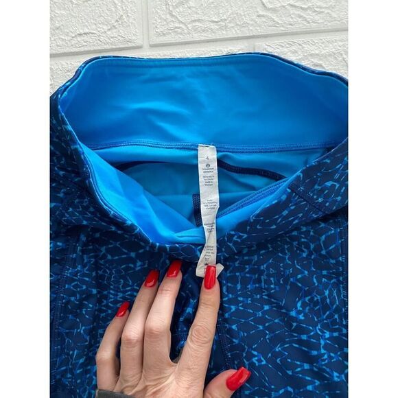 lululemon shorts size 4 - Picture 3 of 6